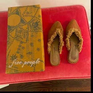 Free People leather Newport flats with fringe, Taupe color; size 36 (6)